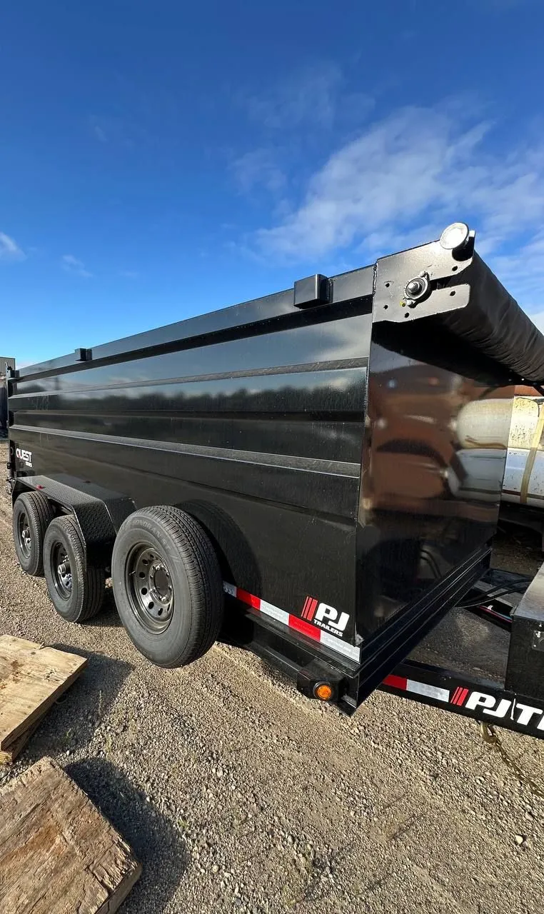 PJ Trailers D7 Dump Trailer